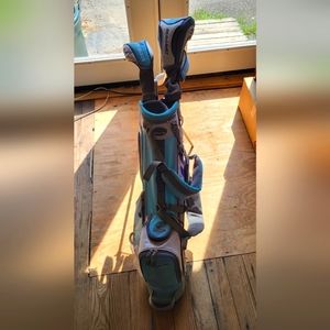 Teen Girls Golf Club Set w/ 7 clubs Bag & Balls in Excellent Used Condition!